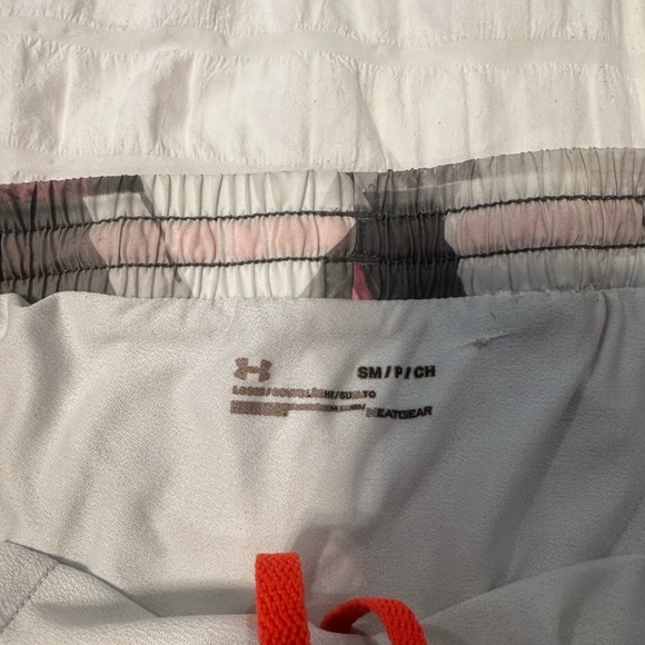 Under Armour Women’s Multicolor Abstract HeatGear Athletic Shorts - Picture 3 of 3